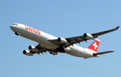 離陸（355）SWISS A340-313 