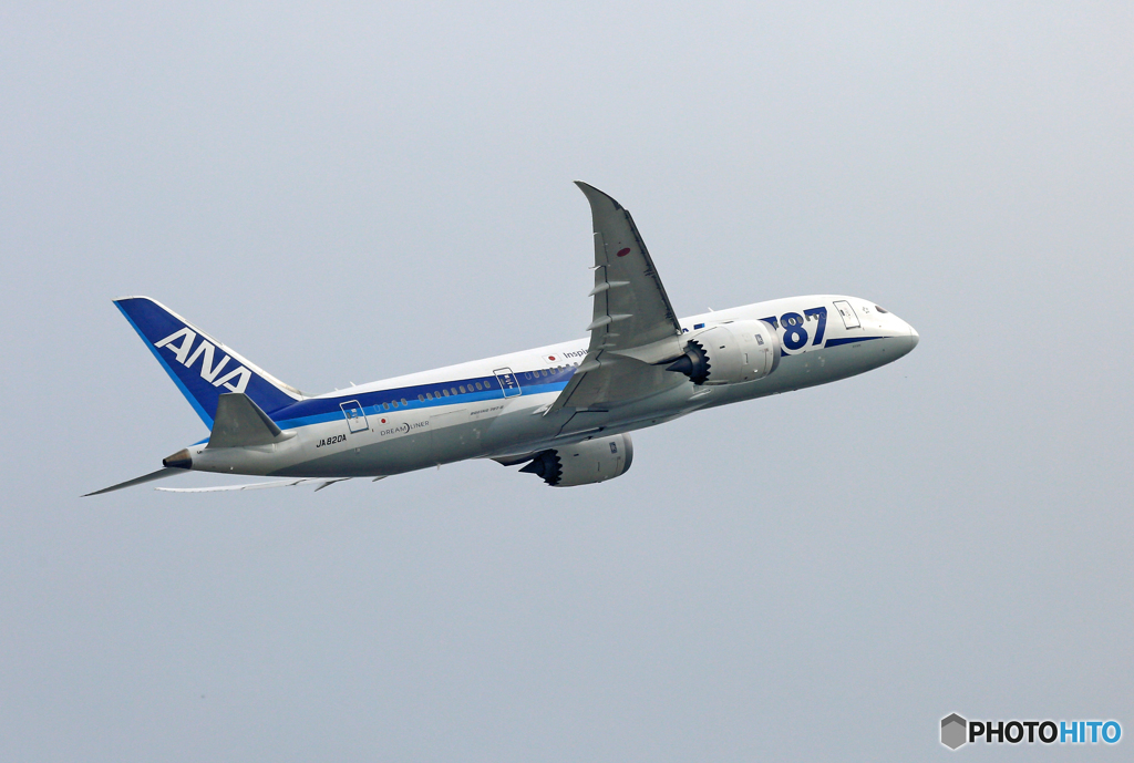 飛び立ち ANA 787-8 JA820A