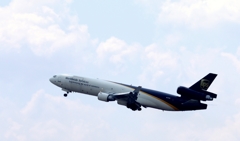 飛び立ち（45）UPS MD-11