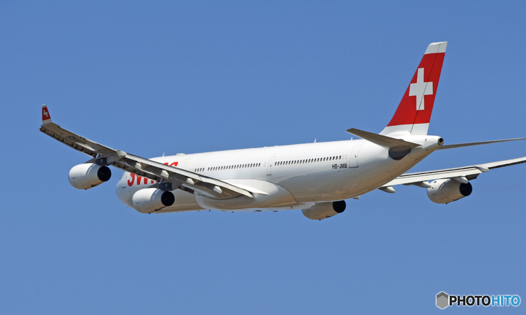 出発 SWISS A340-313 HB-JMB