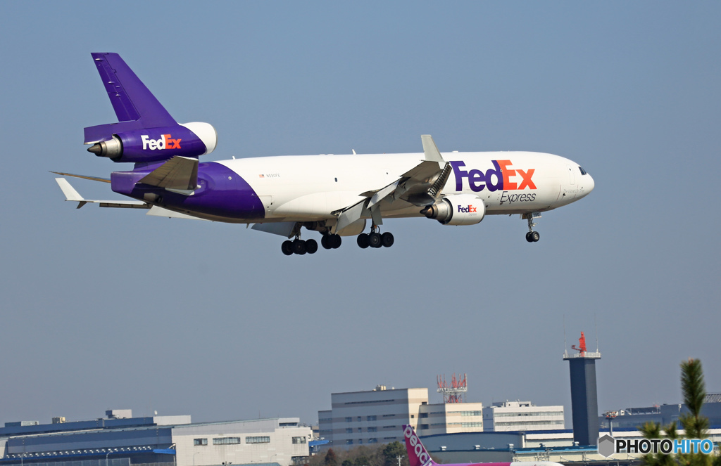 到着 FedEx MD-11 N590FE