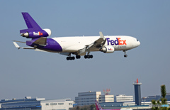 到着 FedEx MD-11 N590FE