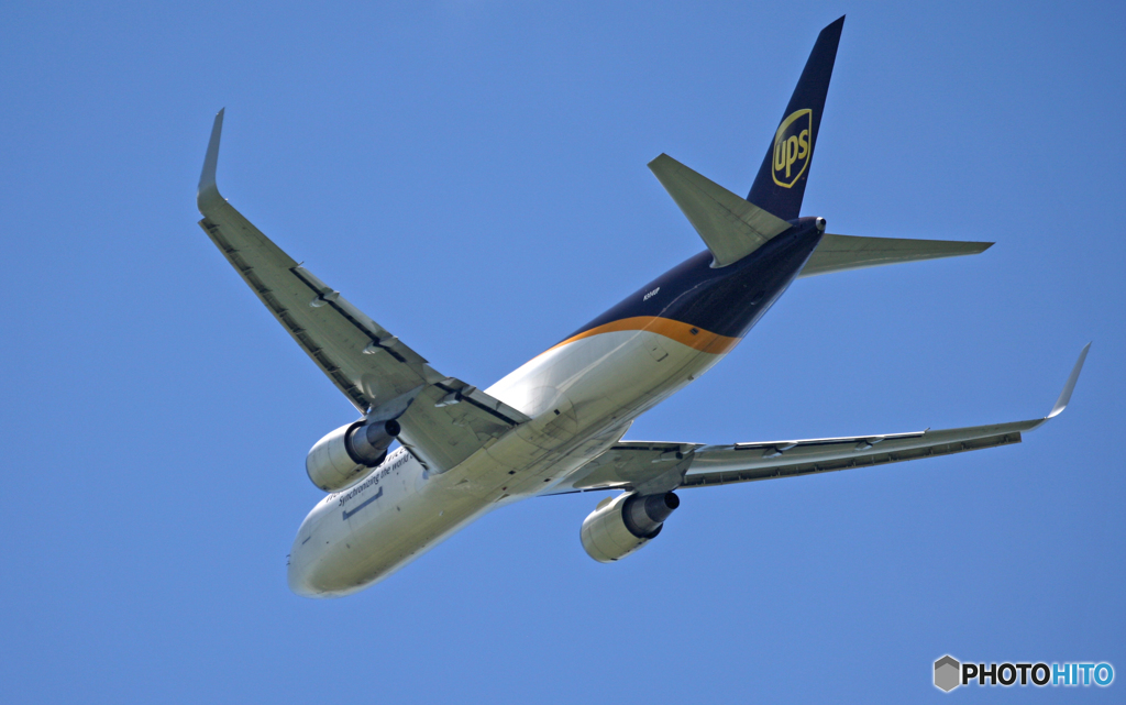UPS 767-34AF N304UP 飛び立ち 