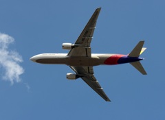 ASHIANA 777-200 離陸