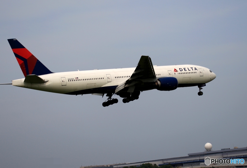 到着　DELTA 777-232