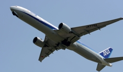 離陸（81）ANA 777-300ER 