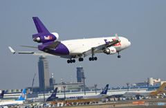 到着 FedEx MD-11 N590FE