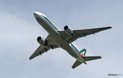 Alitalia 777-200 EI-DBM 離陸 