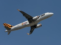 Tigerair A320-232 飛び立ち　