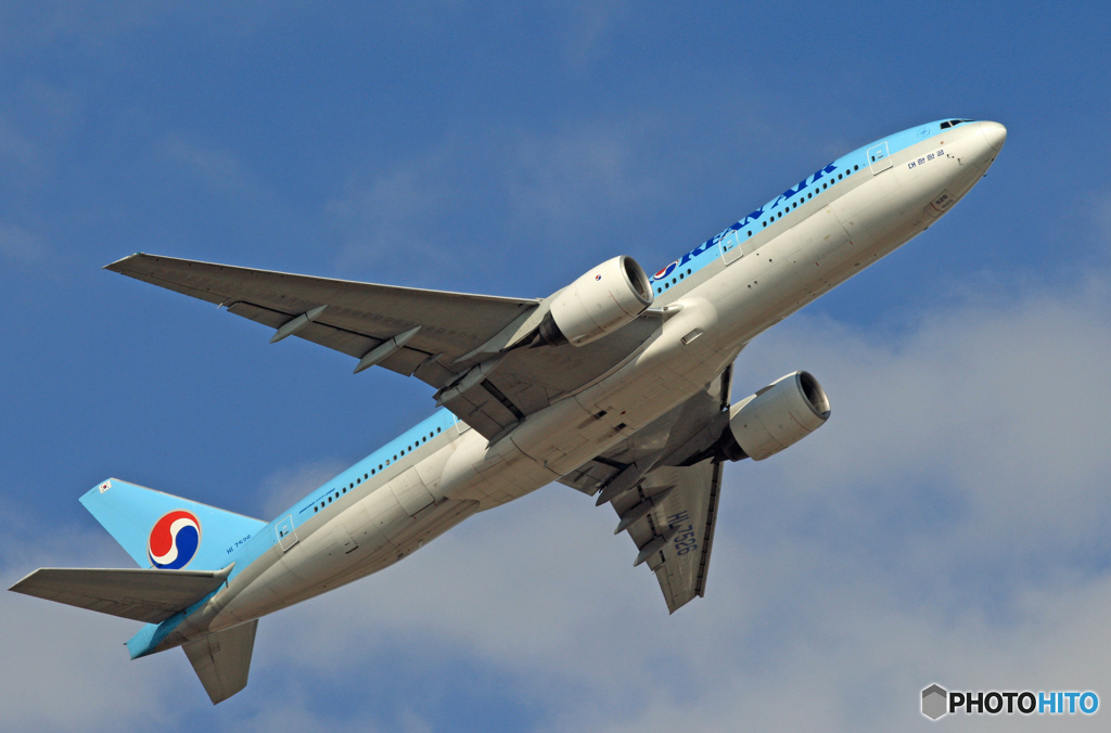飛び立ち　KOREAN 777-2B5 HL7526