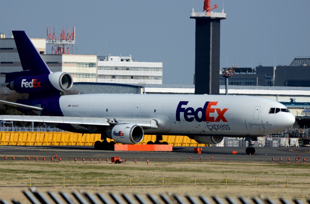 出発  FedEx MD-11
