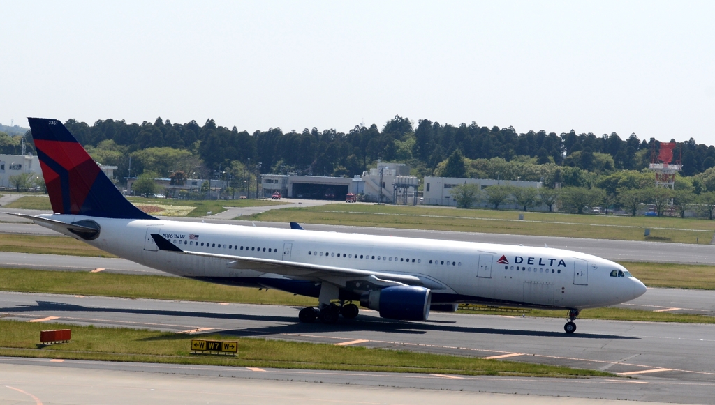 出発（129）DELTA A330-200 　　