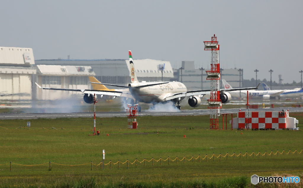 ETIHAD A340-642 [F-1] A6-EHK 到着 