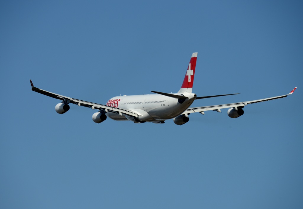 SWISS A340-313 離陸