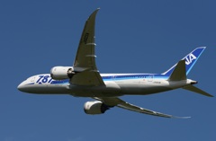 離陸（303）ANA 787-8