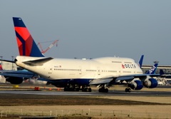 DELTA 747-400 出発