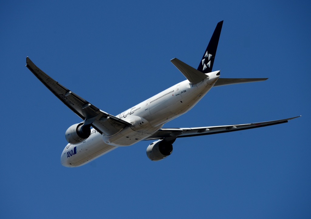 ANA 777-300ER 出発