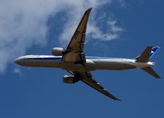 ANA 777-300ER 飛び立ち