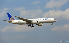 「青い空」が一番 United 777-224 N57016 着地前 「青い空」が一番 United 777-224 N57016 着地前