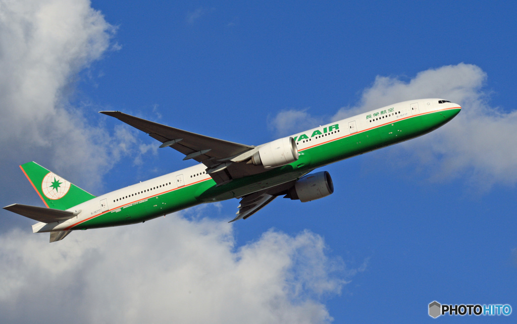 EVA 777-300 B-16717 出発　
