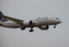 UNITED 787-8 着陸