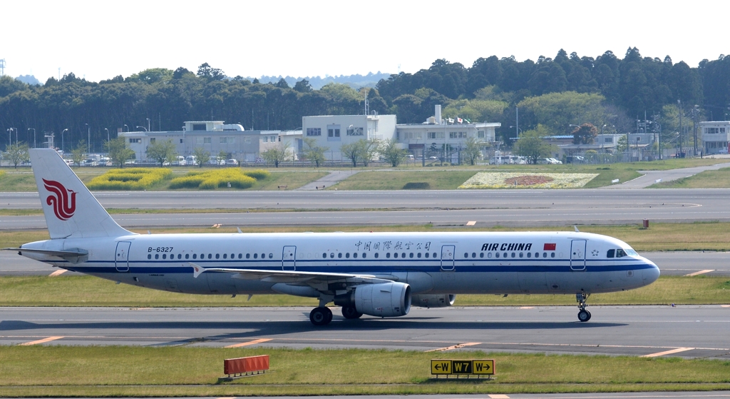 出発（115）AIRCHINA A321-213　　