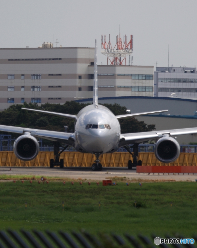 American 777-223 出発　