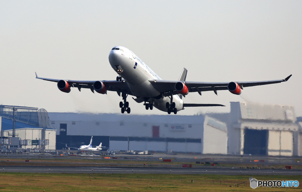 SAS A340-313 OY-KBM 出発 