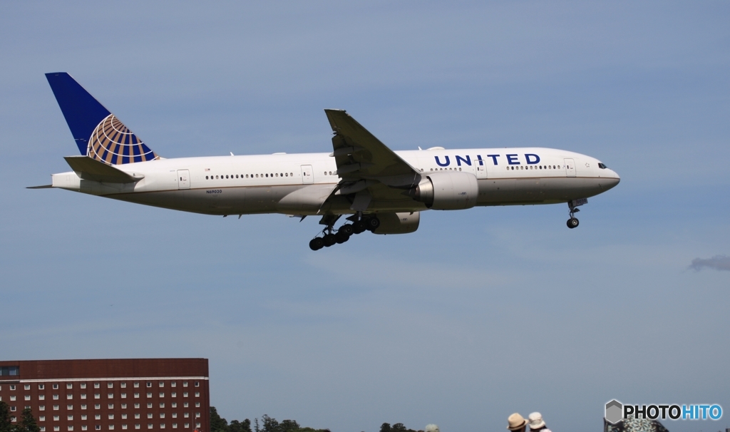 UNITED 777-224 着陸　