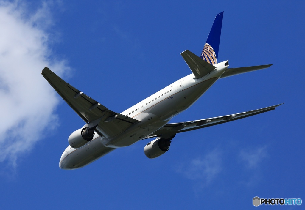 ✈UNITED 777-222 N210UA