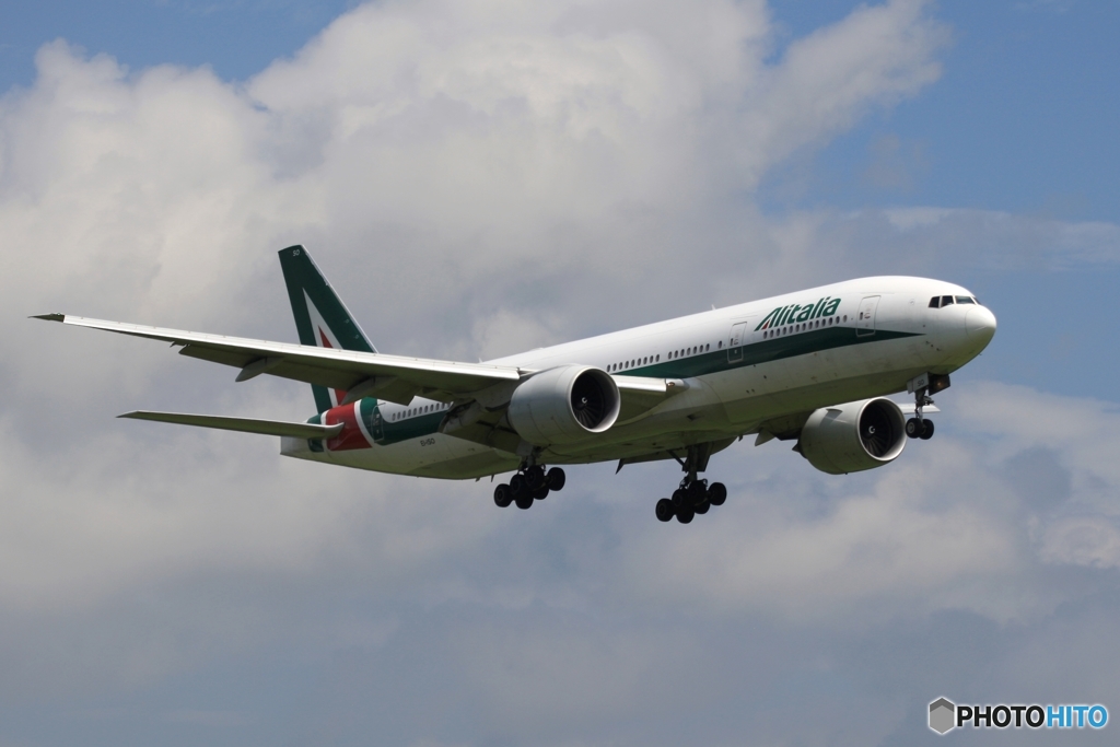 Alitalia 777-243 到着　
