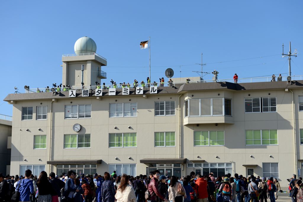入間航空祭（90）ブルー・インパルス　サイン会の列