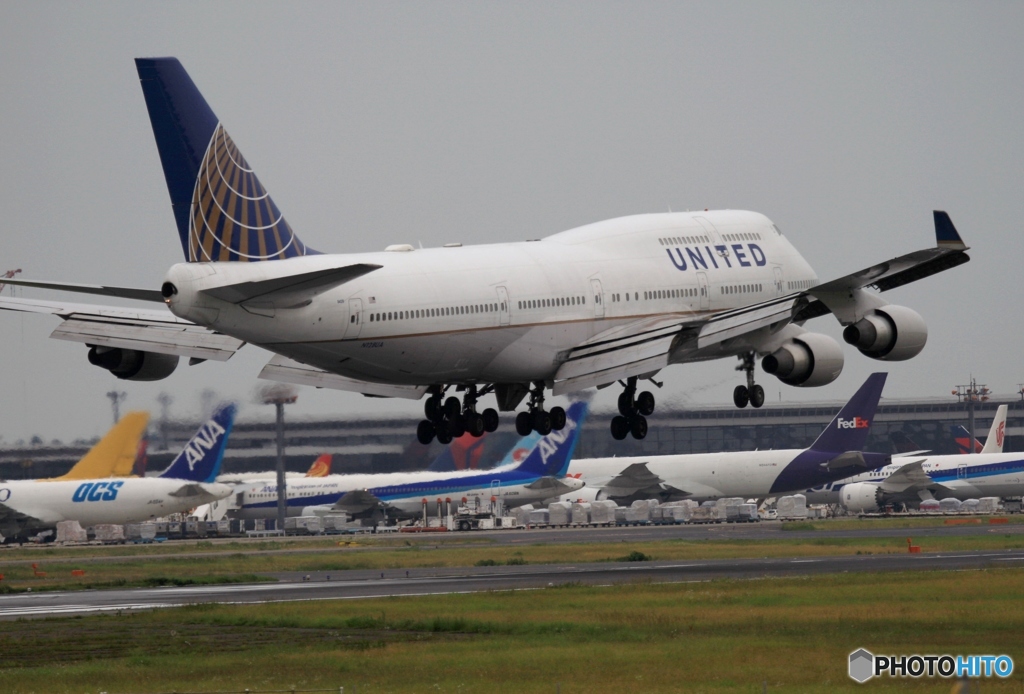 UNITED 747-400 着陸　