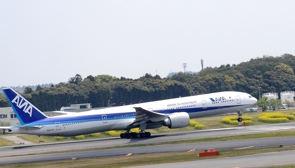 飛び立ち（71） ANA 777-300