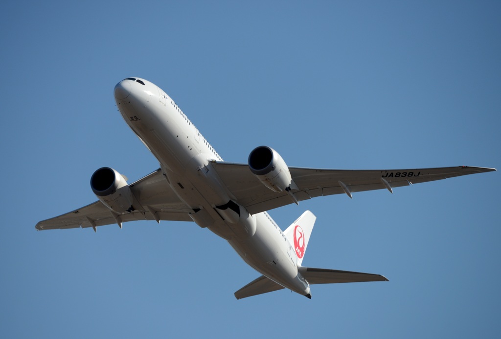 JAL 787-8 飛び立ち