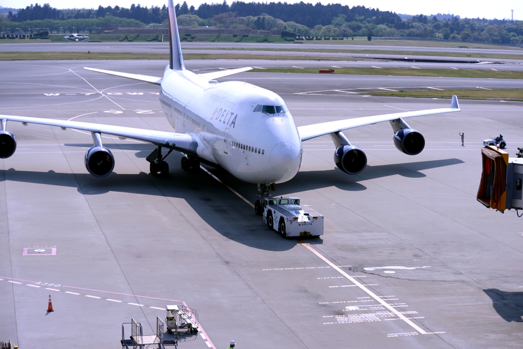 到着（5）DELTA 747-400　　