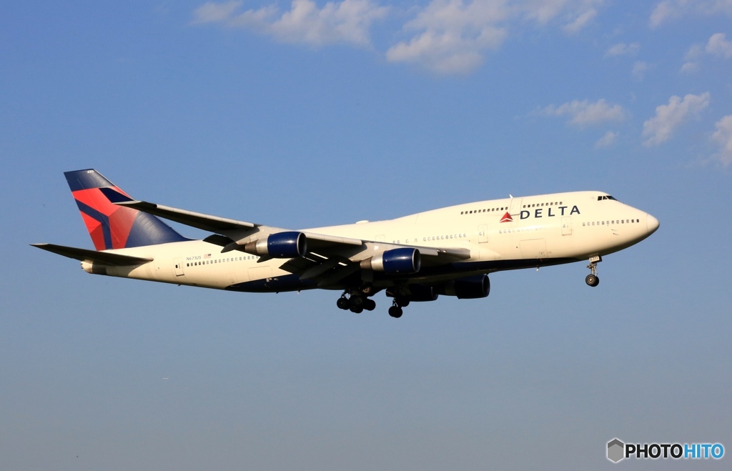 DELTA 747-400 N671US 到着　