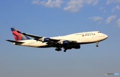 DELTA 747-400 N671US 到着  DELTA 747-400 N671US 到着