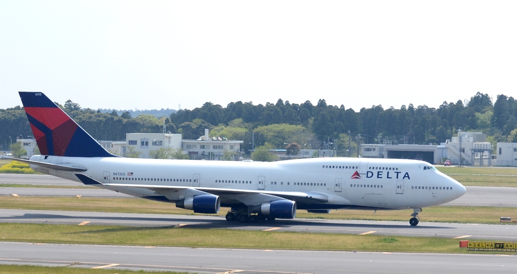 出発（96）DELTA 747-400　　