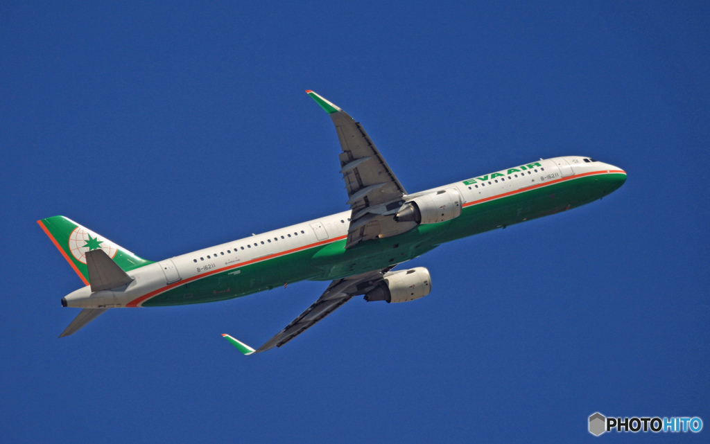 飛び立ち　EVA A321-211 B-16211