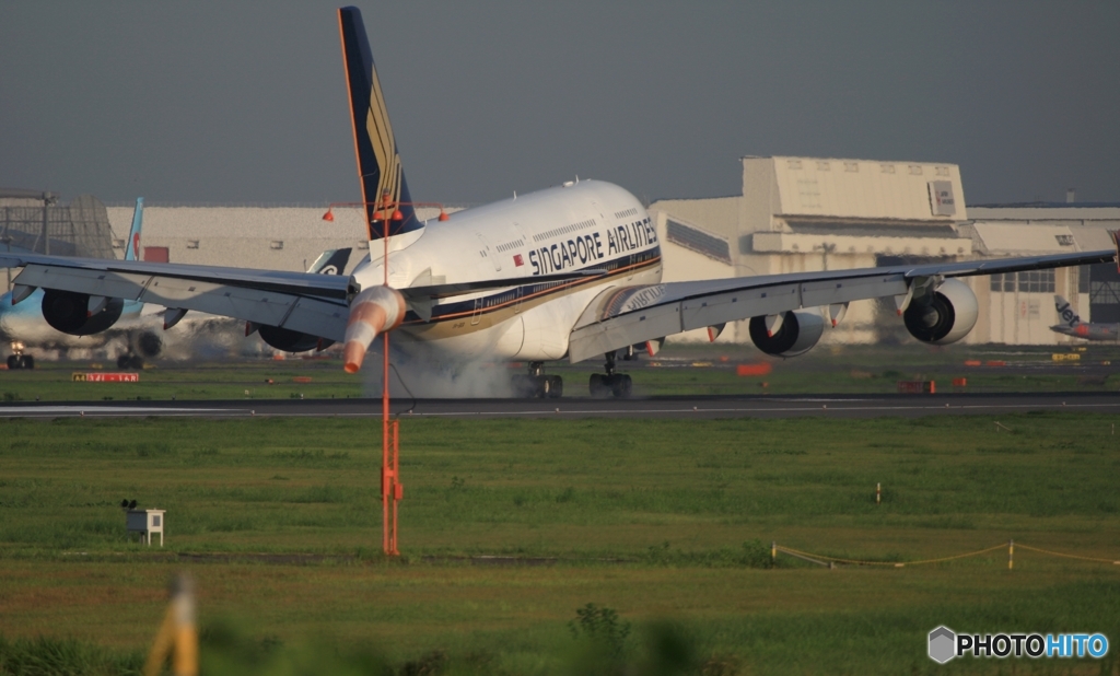 Singapore A380-841 9V-SKR✈