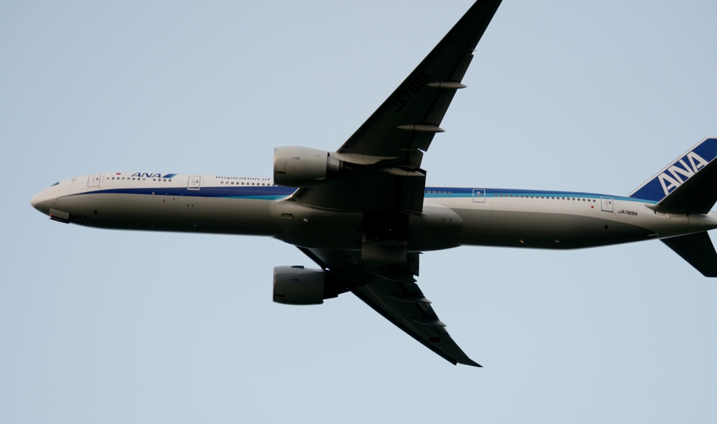離陸（56）ANA 777-381ER