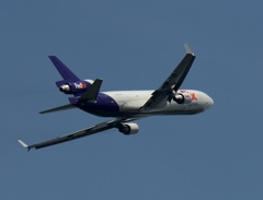 離陸　FedEx MD-11