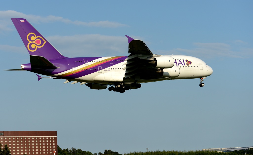 着陸（168）Thai Airbus A380-841 9/12