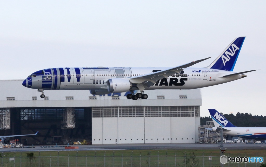 ANA R2-D2 Jet STAR WARS B787-9 JA873A
