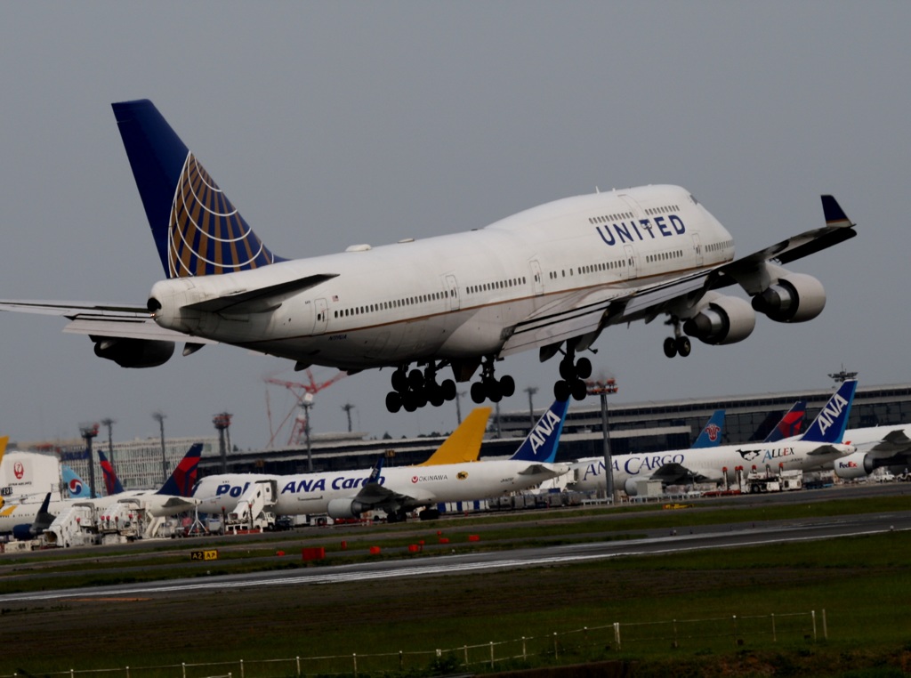 United 747-400 着地前