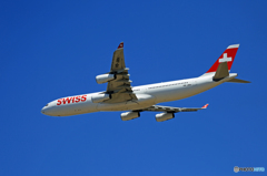 「☁雲なし」 SWISS A340-313 HB-JMH出発