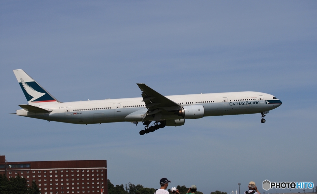 CATHAY 777-367 到着　