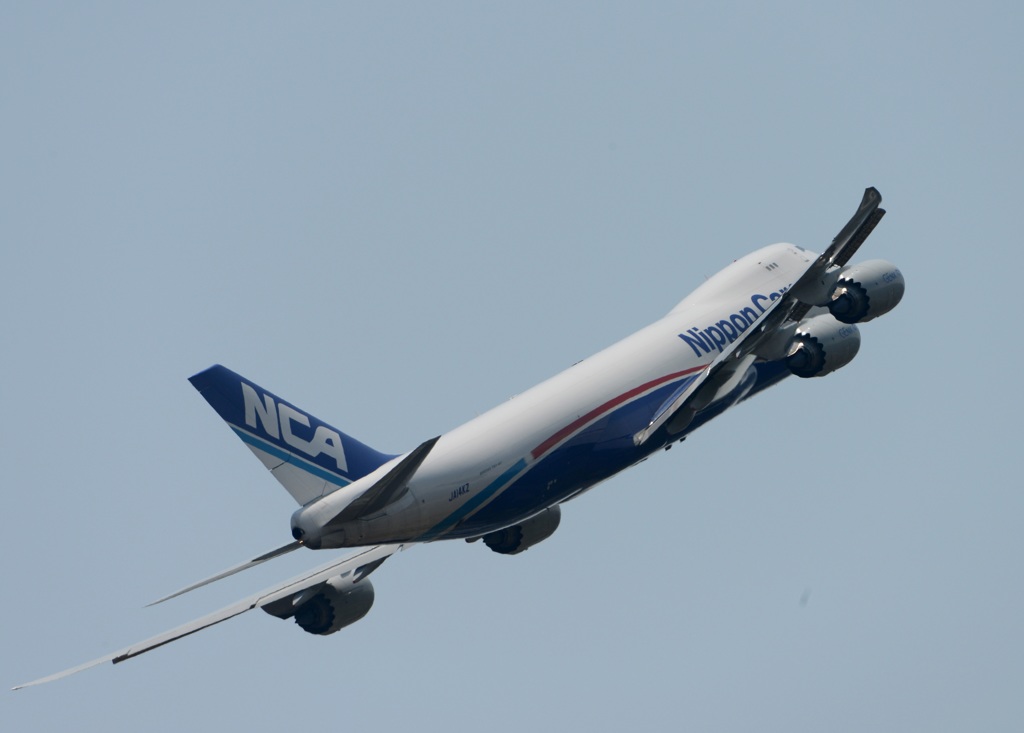 NCA 747-8KZF 離陸