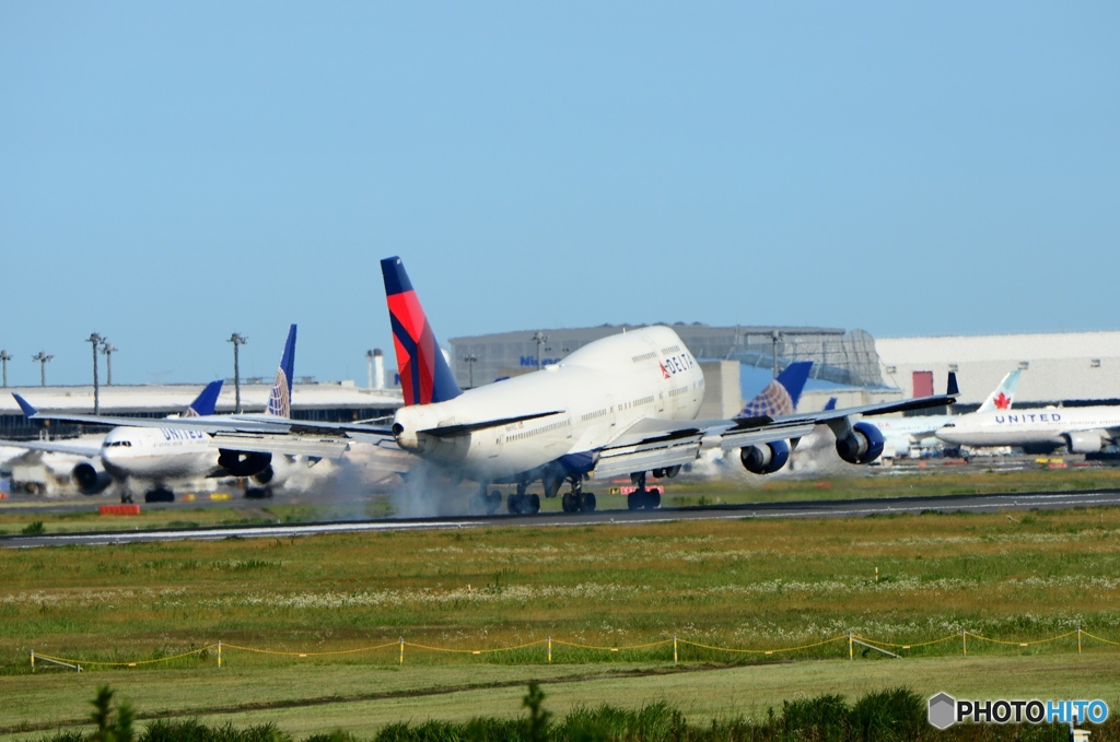 着陸　DELTA 747-400